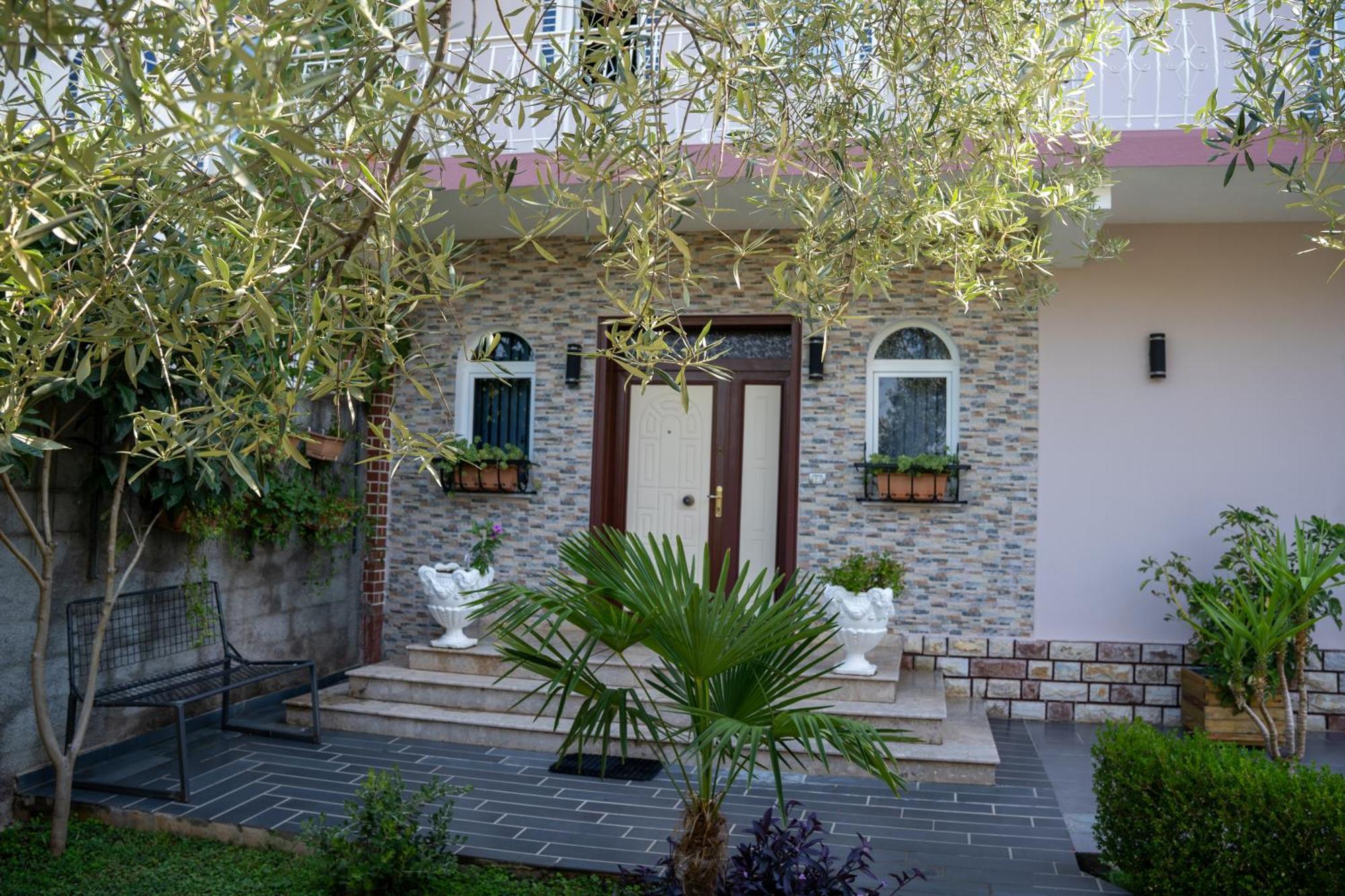 Alesio Guest House Krujë Dış mekan fotoğraf